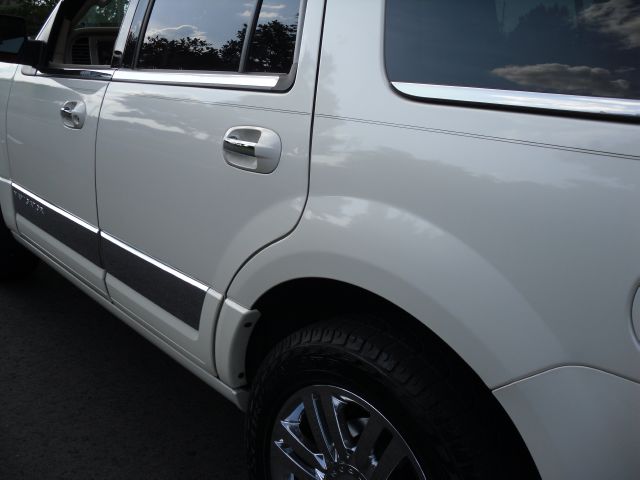 2007 Lincoln Navigator 2WD 4dr V6 SE SUV