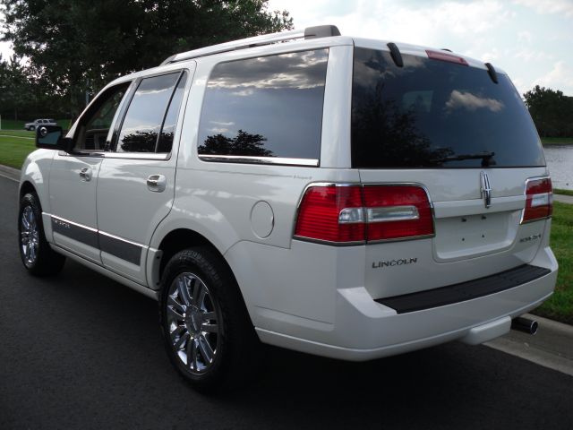 2007 Lincoln Navigator 2WD 4dr V6 SE SUV