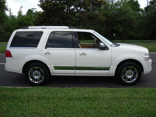 2007 Lincoln Navigator 2WD 4dr V6 SE SUV