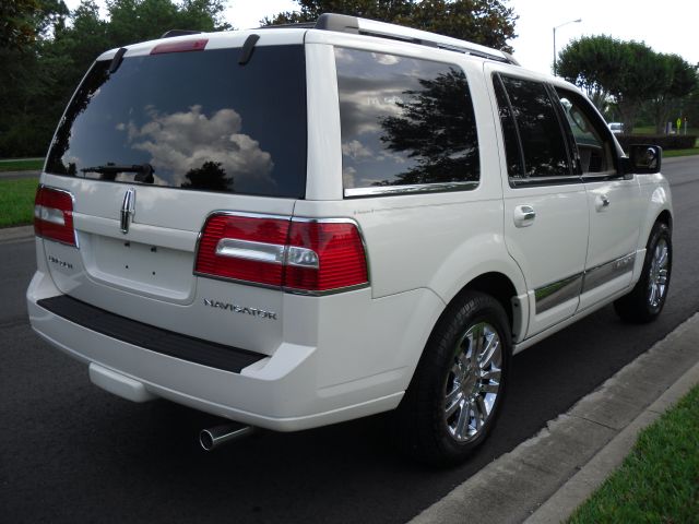 2007 Lincoln Navigator 2WD 4dr V6 SE SUV