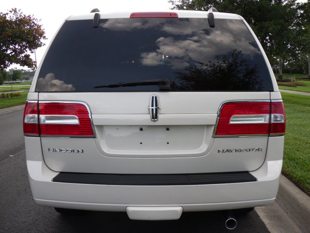 2007 Lincoln Navigator 2WD 4dr V6 SE SUV