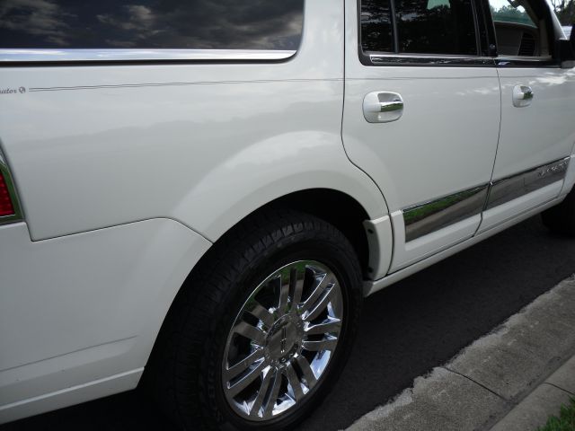 2007 Lincoln Navigator 2WD 4dr V6 SE SUV