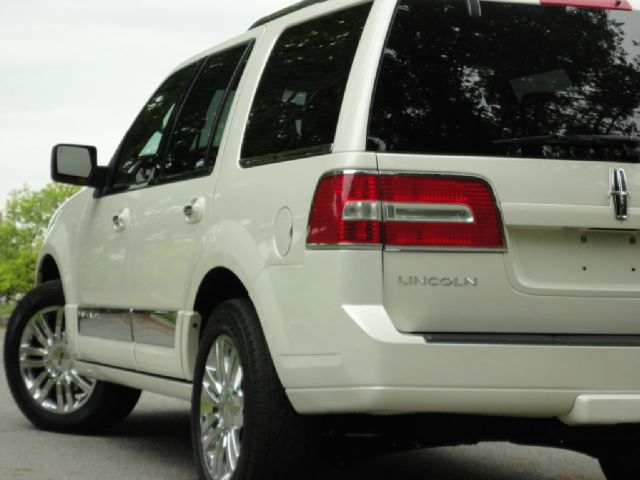 2007 Lincoln Navigator 3.0si Coupe