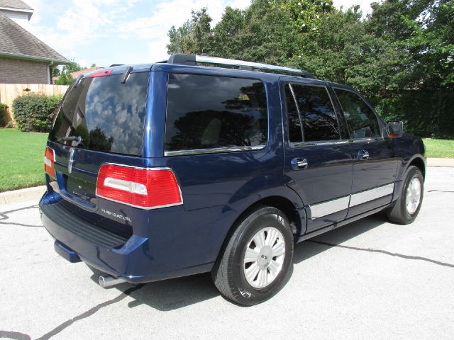 2008 Lincoln Navigator Ram 3500 Diesel 2-WD