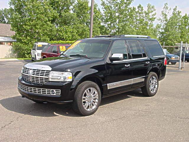 2008 Lincoln Navigator Base