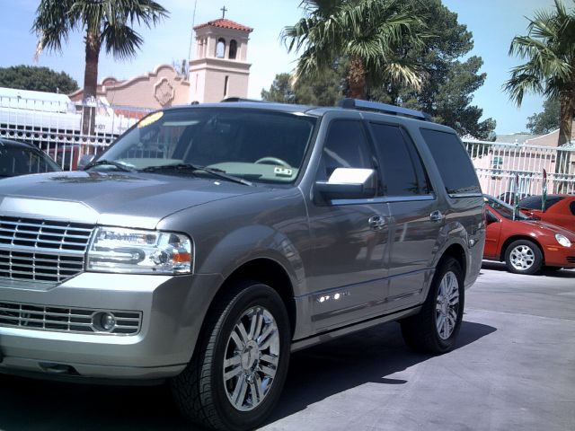 2008 Lincoln Navigator Ram 3500 Diesel 2-WD