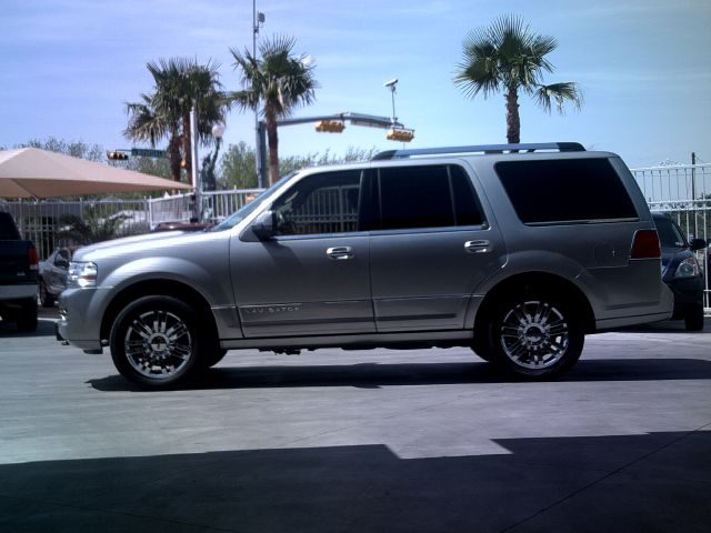 2008 Lincoln Navigator Ram 3500 Diesel 2-WD