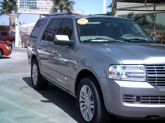 2008 Lincoln Navigator Ram 3500 Diesel 2-WD