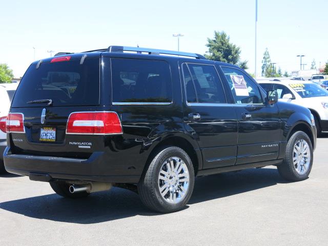 2008 Lincoln Navigator R25