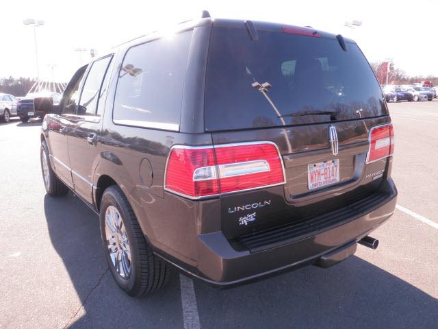 2008 Lincoln Navigator SLT 25