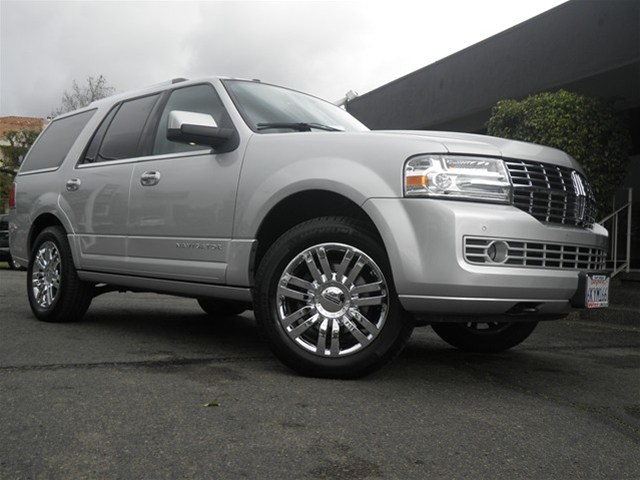 2010 Lincoln Navigator R25