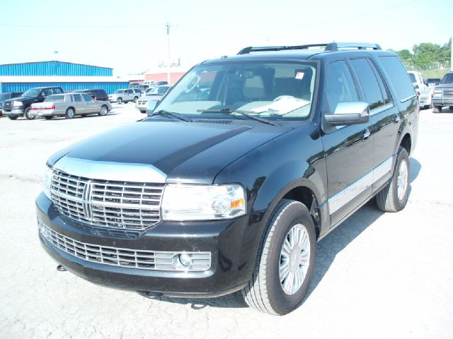 2010 Lincoln Navigator Ram 3500 Diesel 2-WD