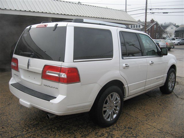 2010 Lincoln Navigator R25