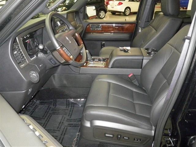 2013 Lincoln Navigator Touring / Signature Editi