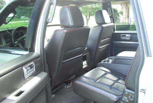 2007 Lincoln Navigator L Ram 3500 Diesel 2-WD