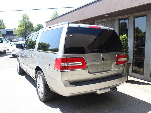 2008 Lincoln Navigator L Ram 3500 Diesel 2-WD