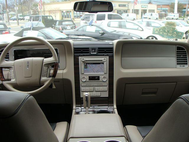 2008 Lincoln Navigator L Base