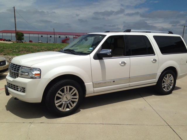 2009 Lincoln Navigator L Ram 3500 Diesel 2-WD