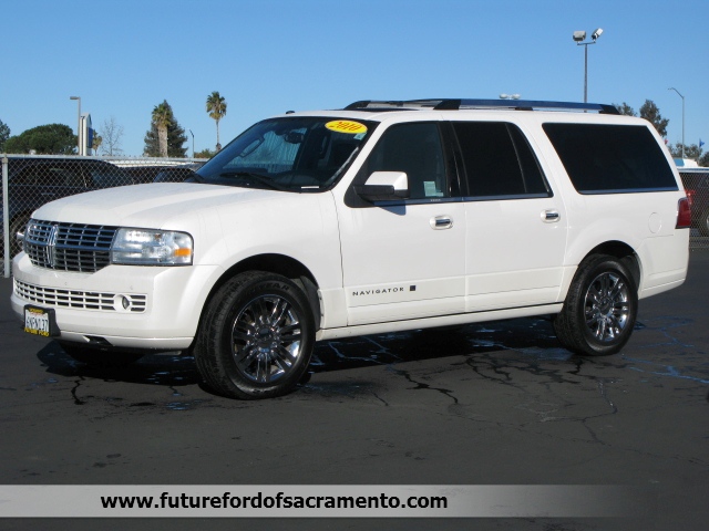 2010 Lincoln Navigator L Base