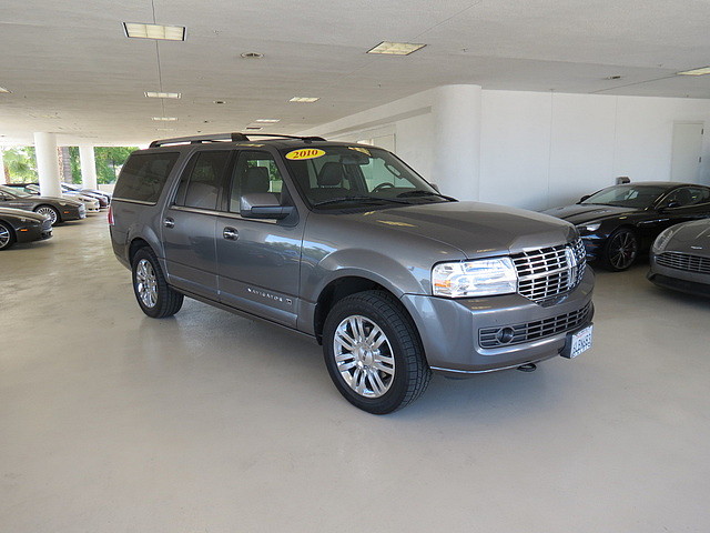 2010 Lincoln Navigator L Base