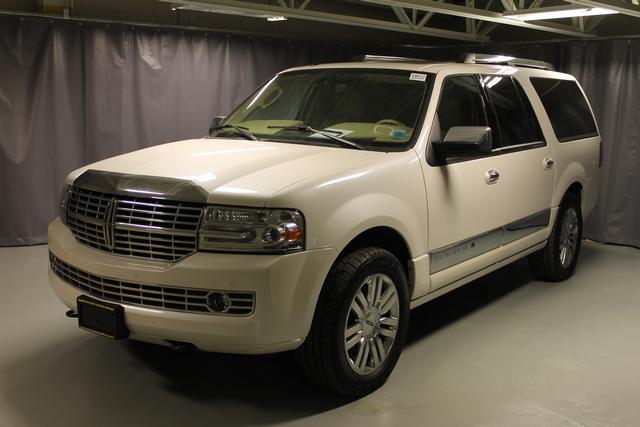 2010 Lincoln Navigator L Base