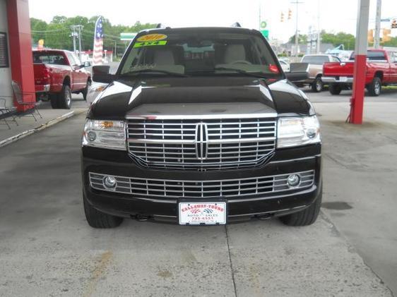 2010 Lincoln Navigator L Ram 3500 Diesel 2-WD