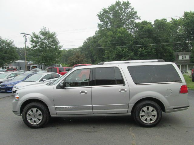 2010 Lincoln Navigator L Ram 3500 Diesel 2-WD