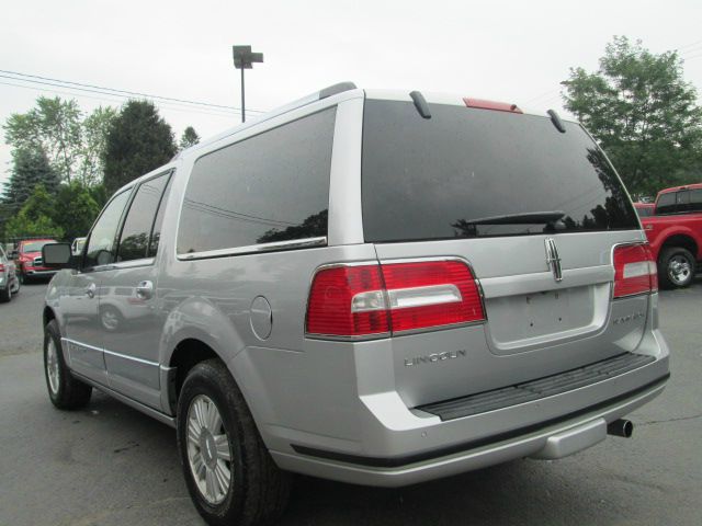 2010 Lincoln Navigator L Ram 3500 Diesel 2-WD