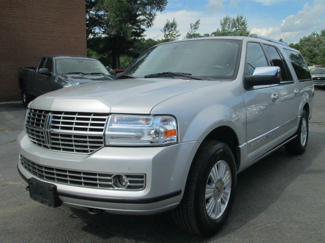 2010 Lincoln Navigator L Ram 3500 Diesel 2-WD