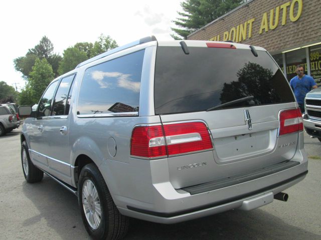 2010 Lincoln Navigator L Ram 3500 Diesel 2-WD