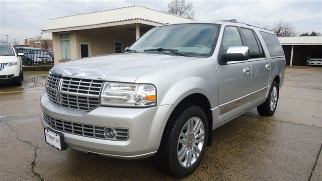 2010 Lincoln Navigator L Base