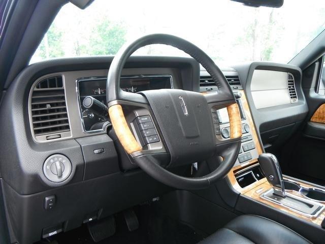 2011 Lincoln Navigator L ESi