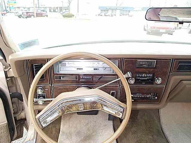 1979 Lincoln Town Car FWD 4dr SLT2