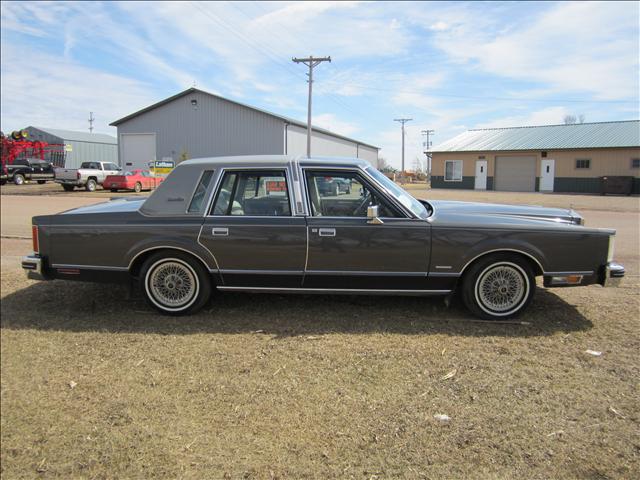 1981 Lincoln Town Car Xtreme