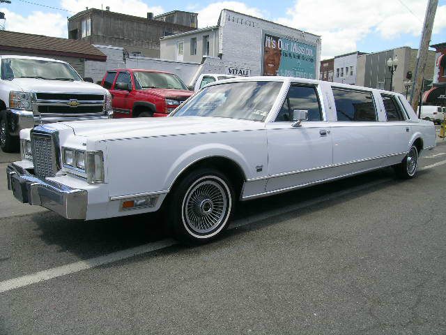 1985 Lincoln Town Car 2.0T Luxury Ed.-fully Loaded