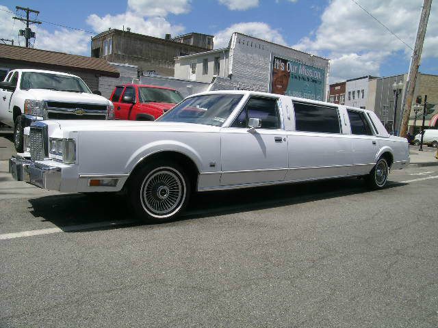 1985 Lincoln Town Car 2.0T Luxury Ed.-fully Loaded