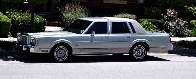 1987 Lincoln Town Car Unknown