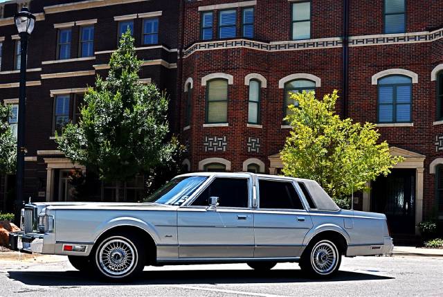 1987 Lincoln Town Car Unknown