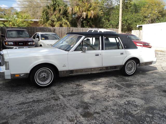 1987 Lincoln Town Car Unknown