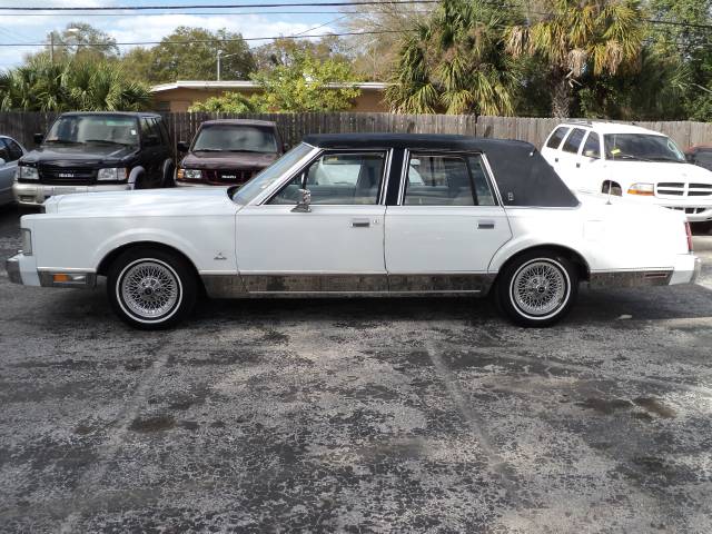 1987 Lincoln Town Car Unknown