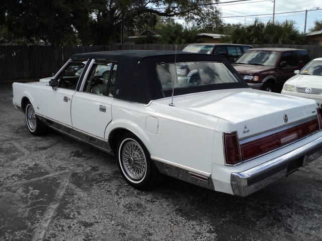 1987 Lincoln Town Car Unknown