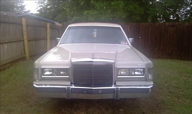 1988 Lincoln Town Car SE W/rear-seat Entertainment