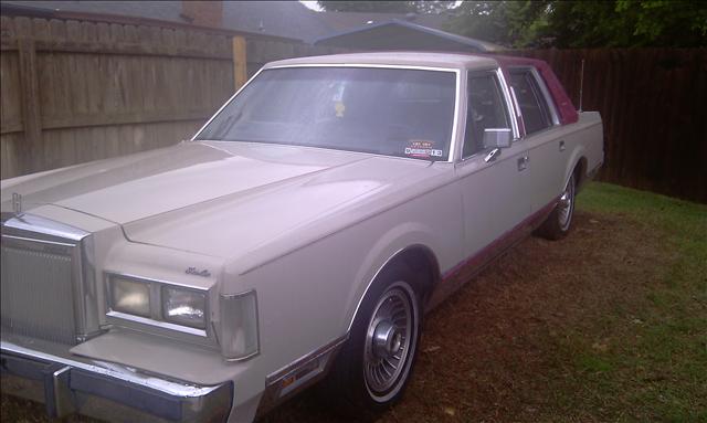 1988 Lincoln Town Car SE W/rear-seat Entertainment