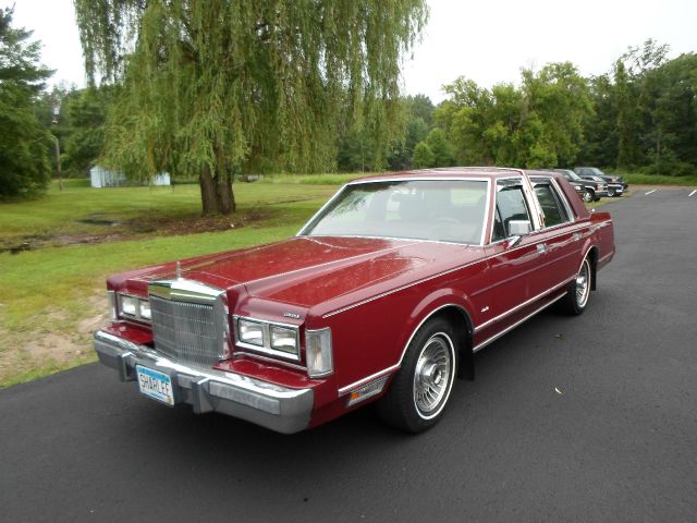 1988 Lincoln Town Car Base