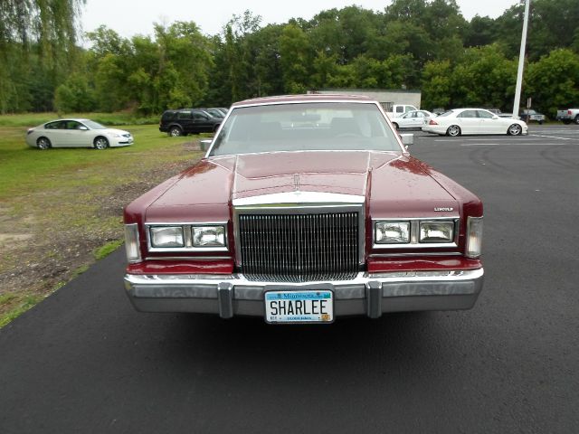 1988 Lincoln Town Car Base