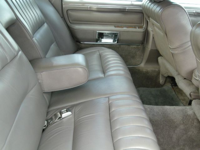 1989 Lincoln Town Car Base