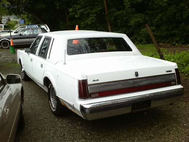 1989 Lincoln Town Car Base