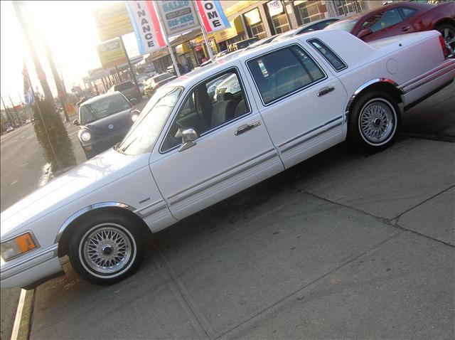 1991 Lincoln Town Car DOWN 4.9 WAC