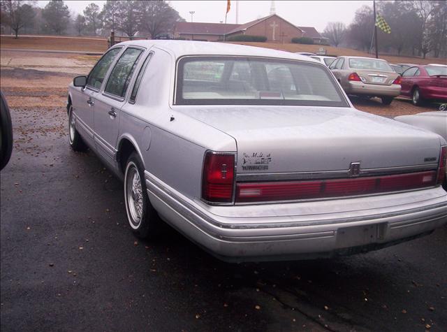 1991 Lincoln Town Car DOWN 4.9 WAC