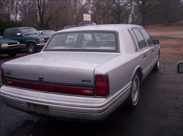 1991 Lincoln Town Car DOWN 4.9 WAC